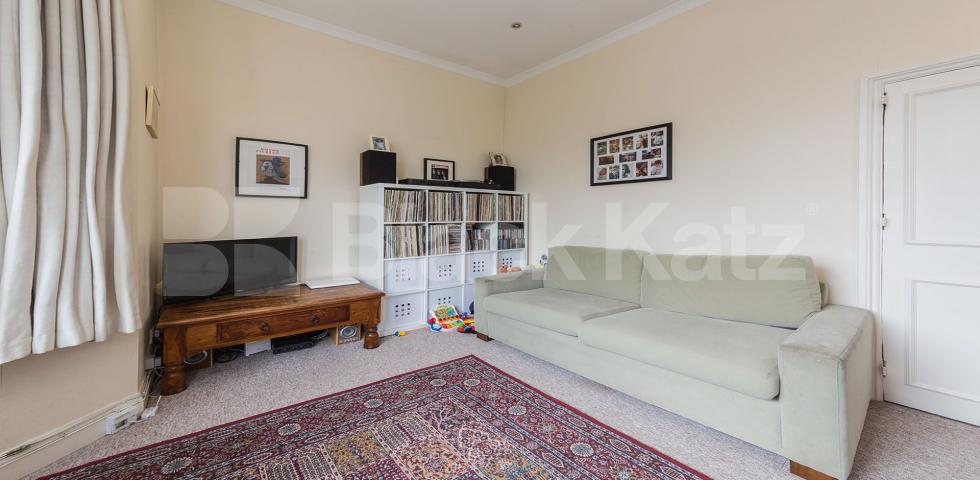 			New Instruction! Private balcony!, 2 Bedroom, 1 bath, 1 reception Flat			 Christchurch Road, Crouch End